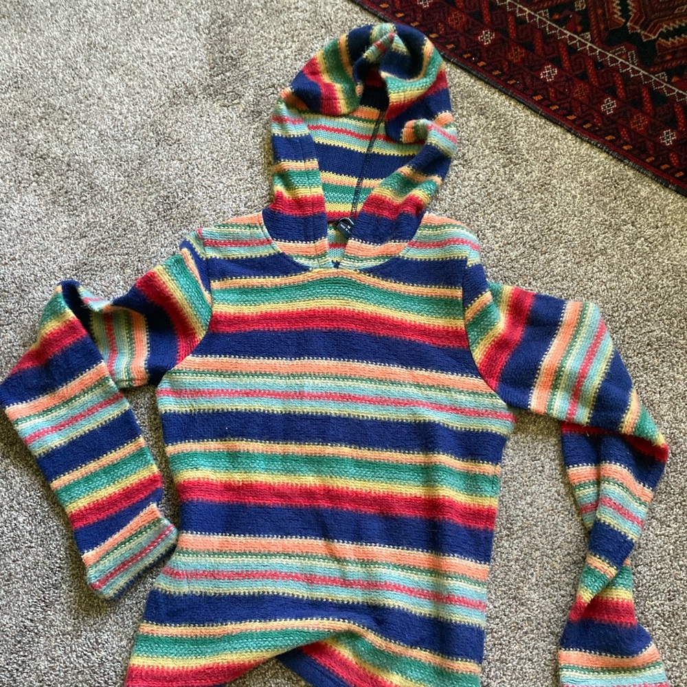 Knit croquet pull over rainbow hoodie.moda international brand